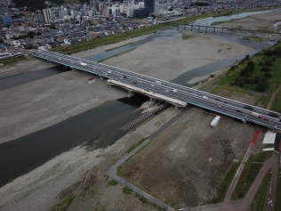 関戸橋全景（令和2年6月撮影）