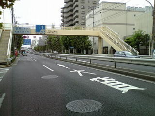 塗装塗り換え後の歩道橋