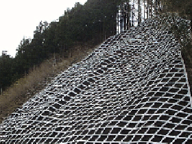 道路災害防除事業 法枠による斜面対策の写真