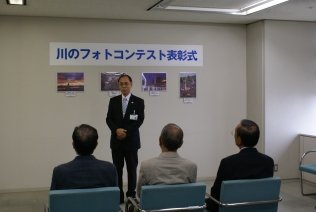 賞状授与の写真３