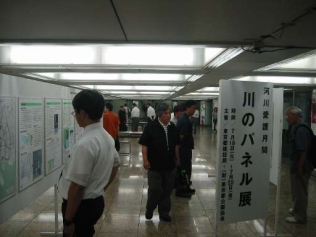 パネル展の様子の写真1