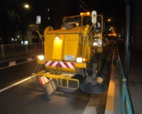 路面清掃　清掃車の写真