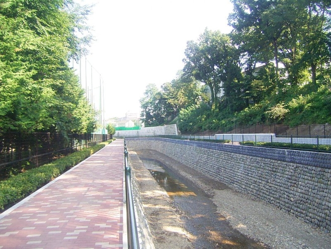 溜渕橋上流　西東京市東伏見三丁目地内の写真