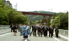 2005/04/23　平溝川大橋開通式典開催の写真2
