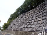 現場吹付法枠工＋ロックボルト工　施工後の写真 別ウィンドウで表示します
